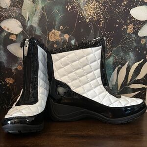 Elegant Women's Quilted Winter Boots